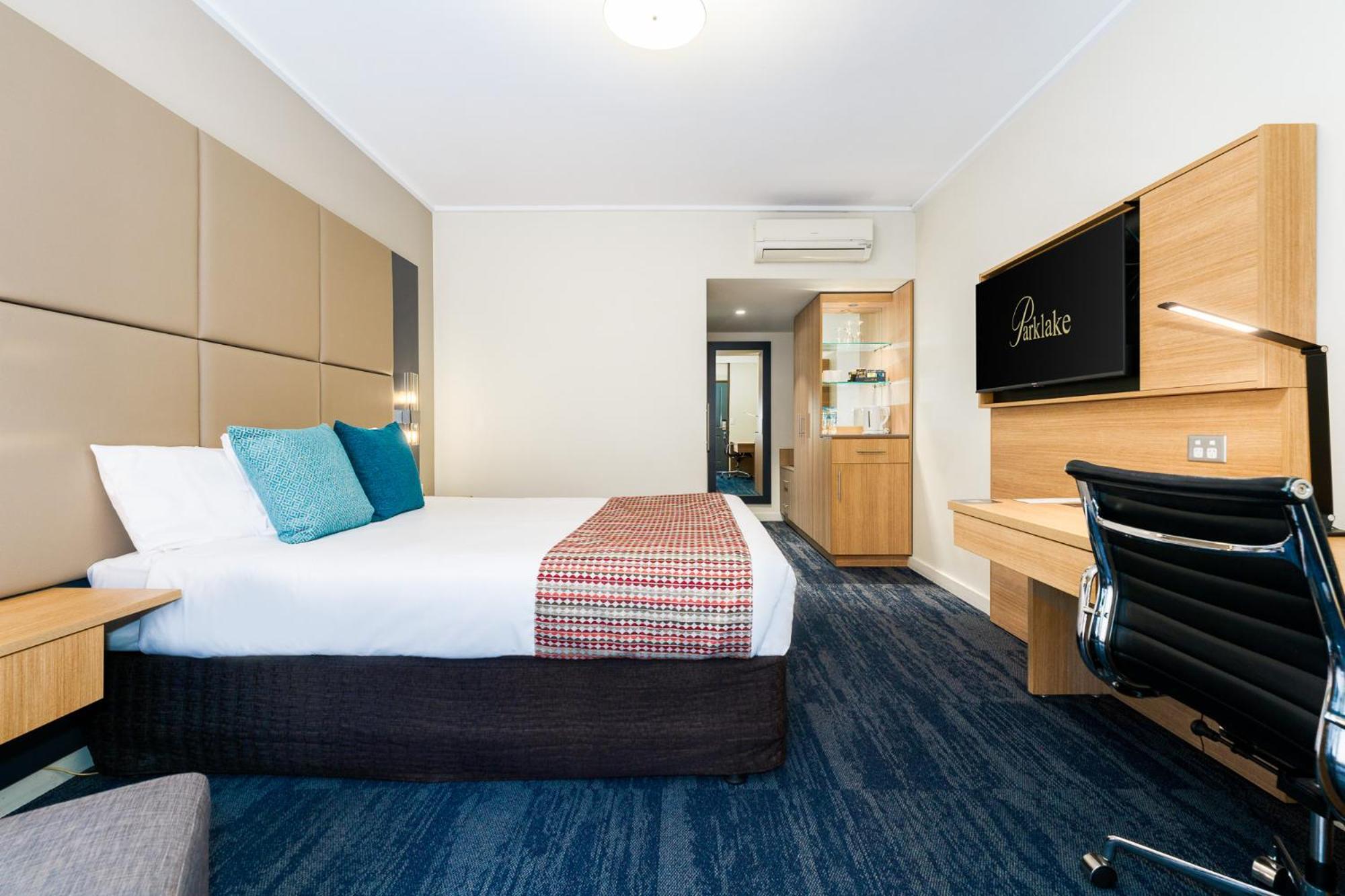 Quality Parklake 4*